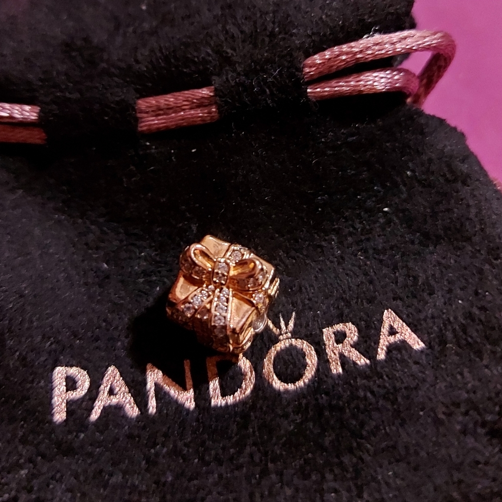 Authentic Pandora Rose Gold Present Charm
